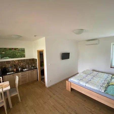 בית הארחה Apartmany Pritluky