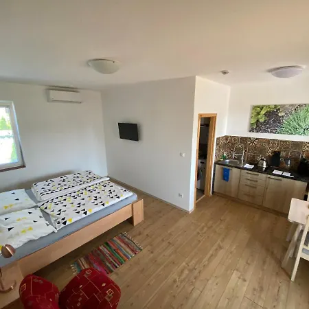 Apartmany Pritluky בית הארחה 4*